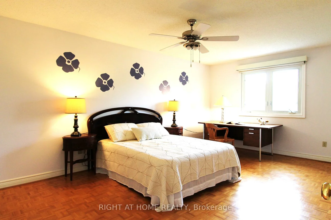 26, Leighland, Unionville, Markham