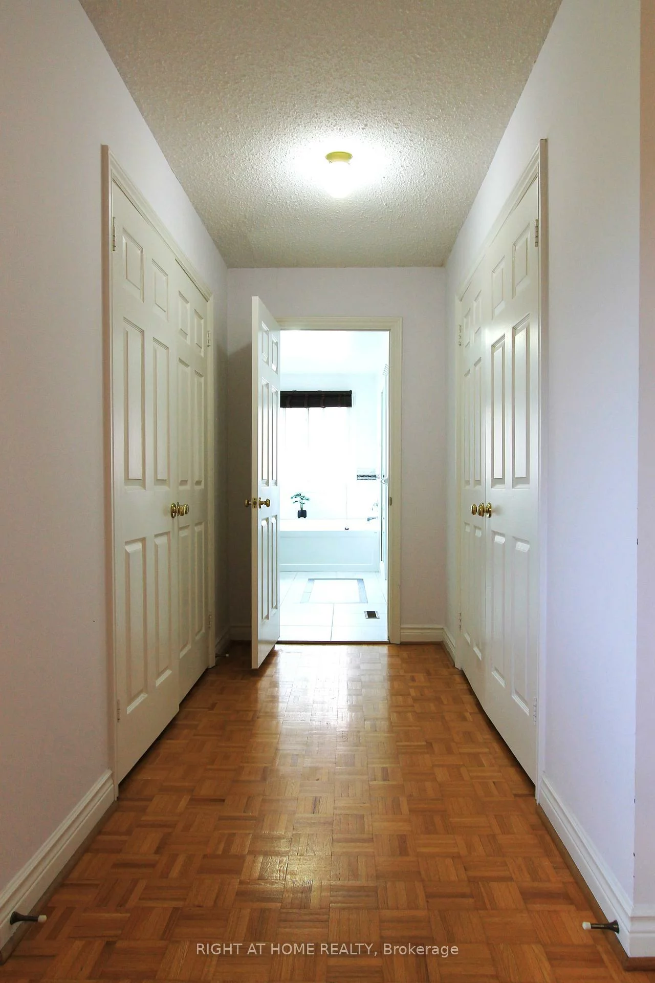 26, Leighland, Unionville, Markham