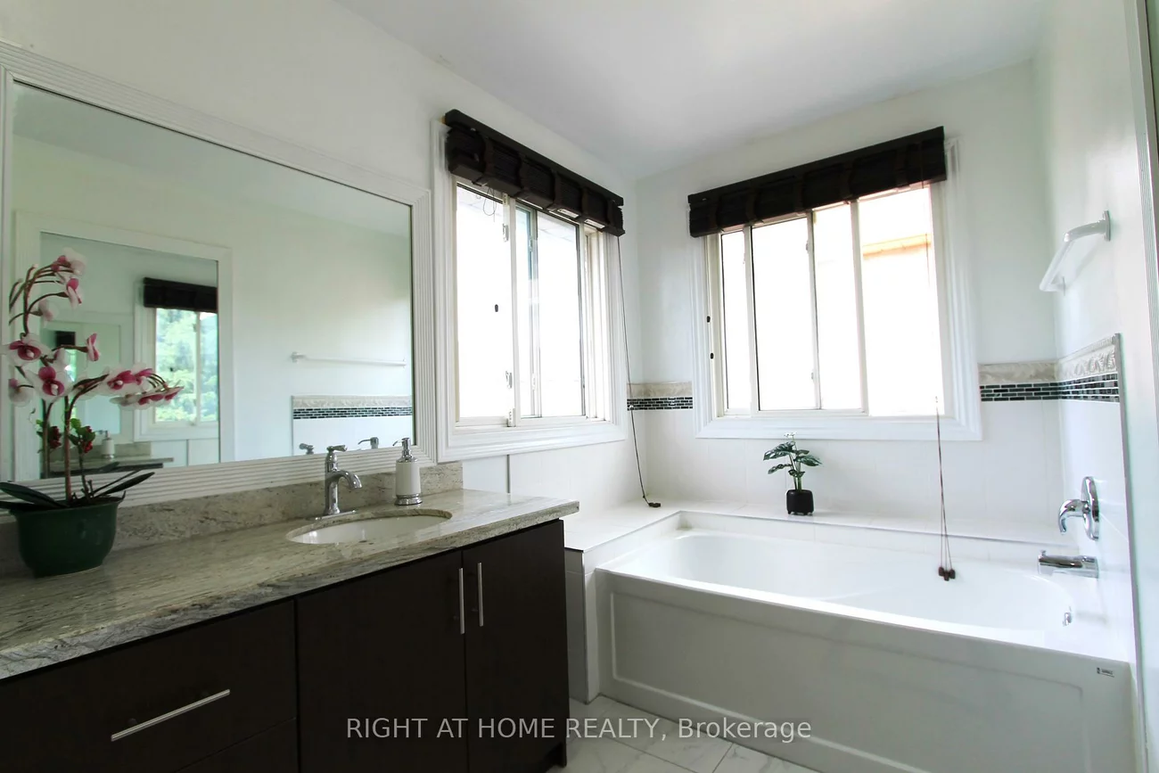 26, Leighland, Unionville, Markham