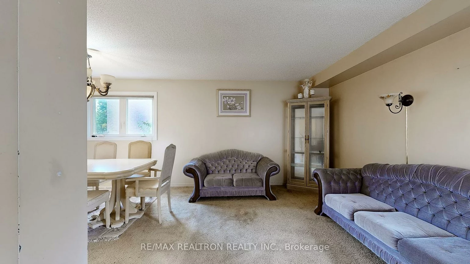 43, Strathmore, Raymerville, Markham