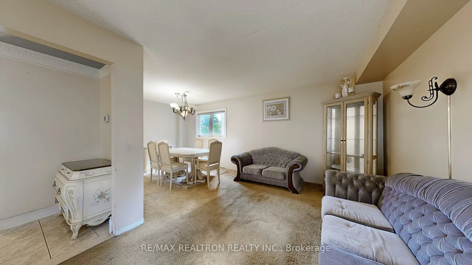 43, Strathmore, Raymerville, Markham