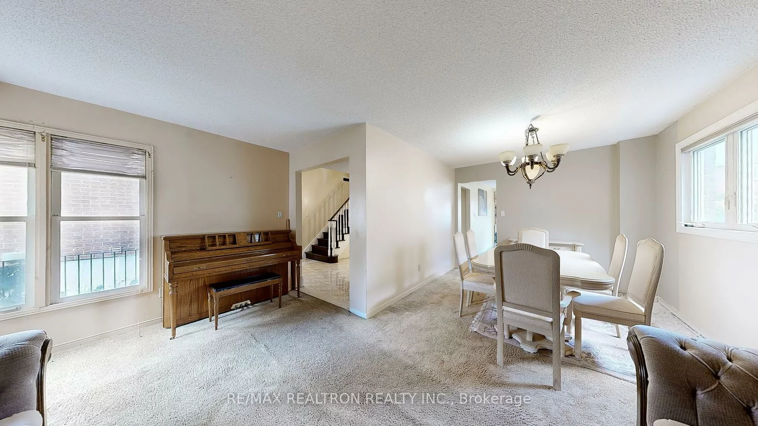 43, Strathmore, Raymerville, Markham