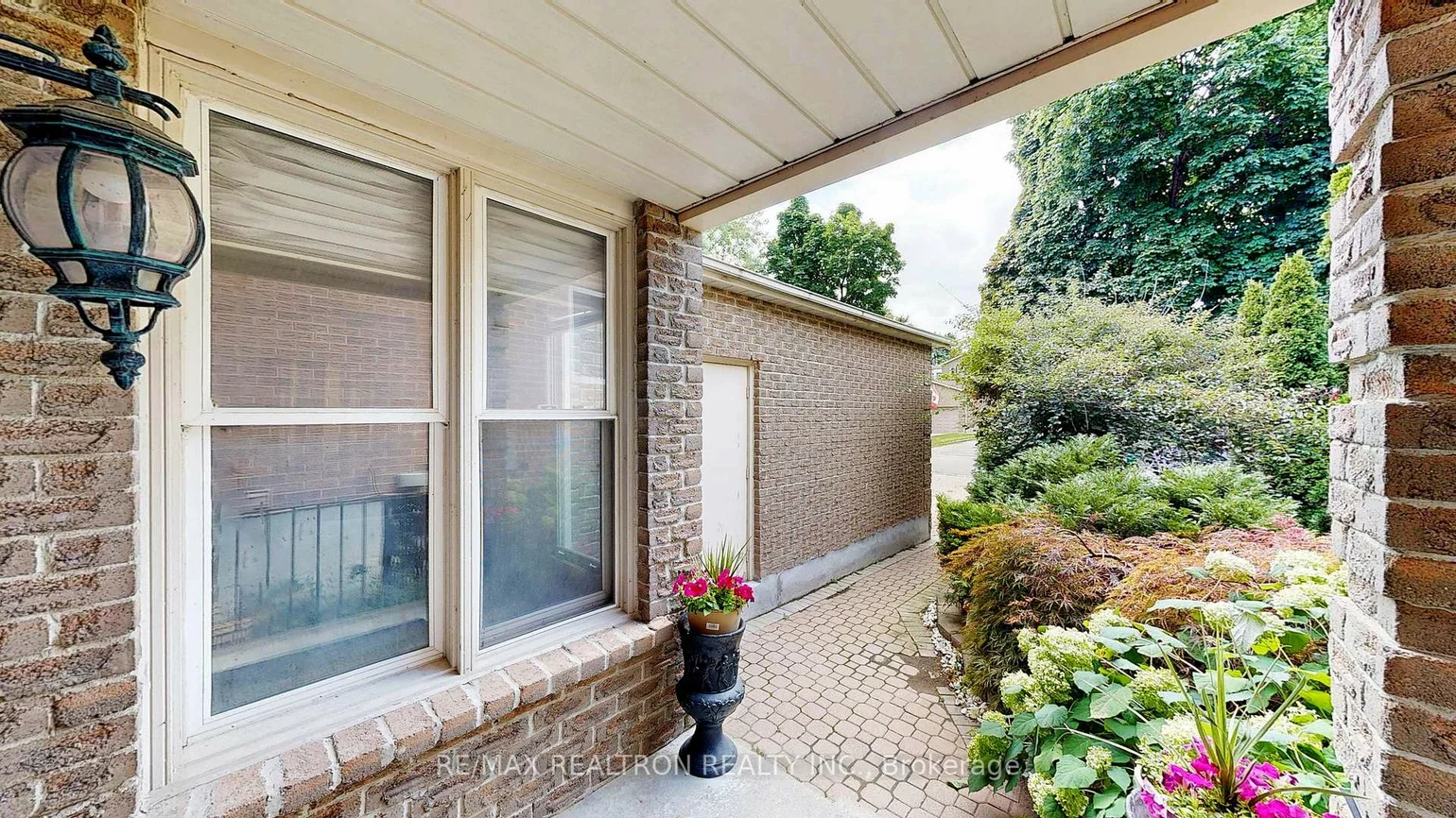 43, Strathmore, Raymerville, Markham