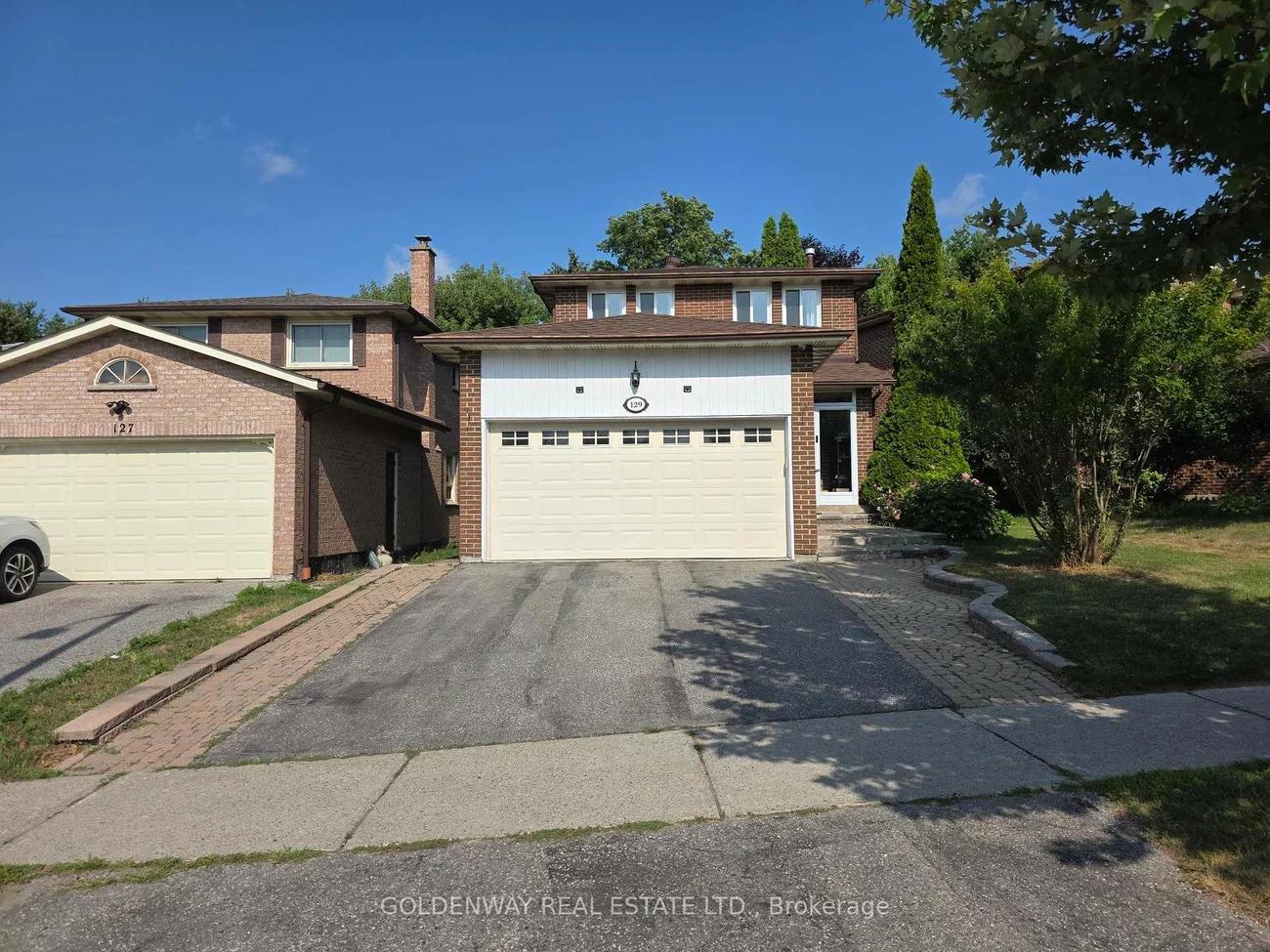 129, Major Buttons, Sherwood-Amberglen, Markham