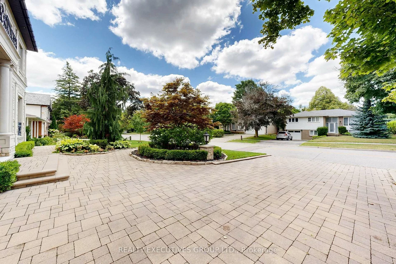 169, Bay Thorn, Royal Orchard, Markham