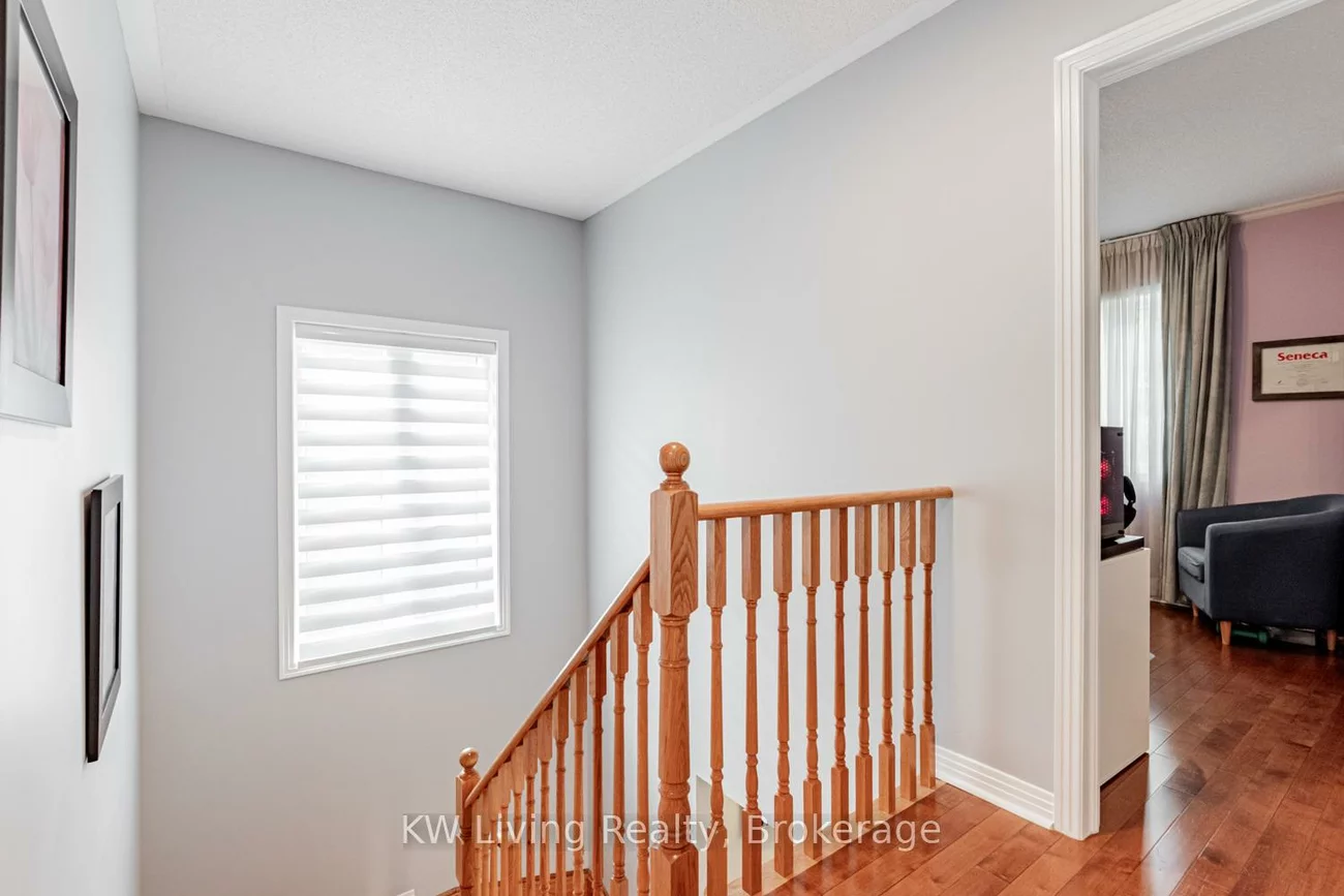 29, Lakespring, Cachet, Markham