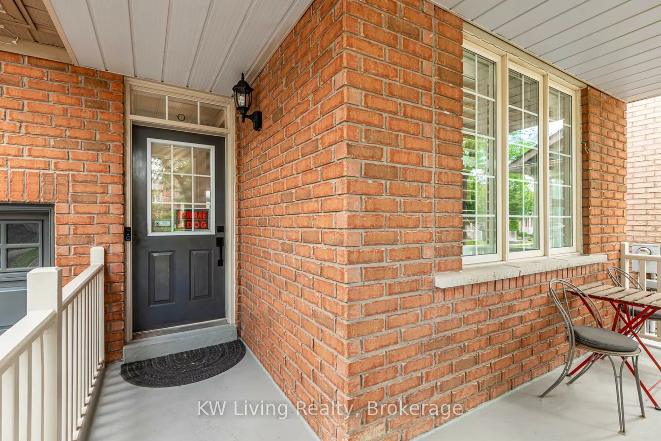 29, Lakespring, Cachet, Markham