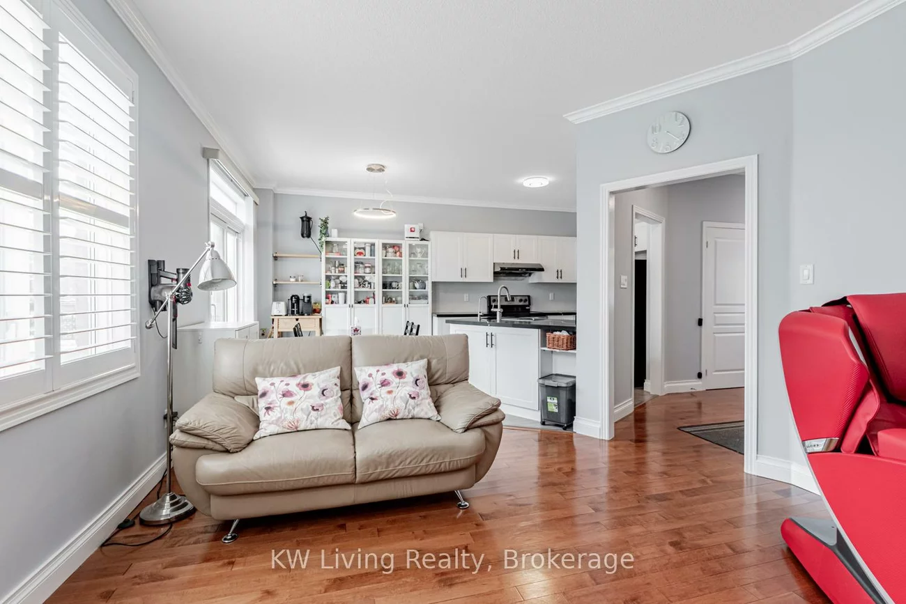 29, Lakespring, Cachet, Markham