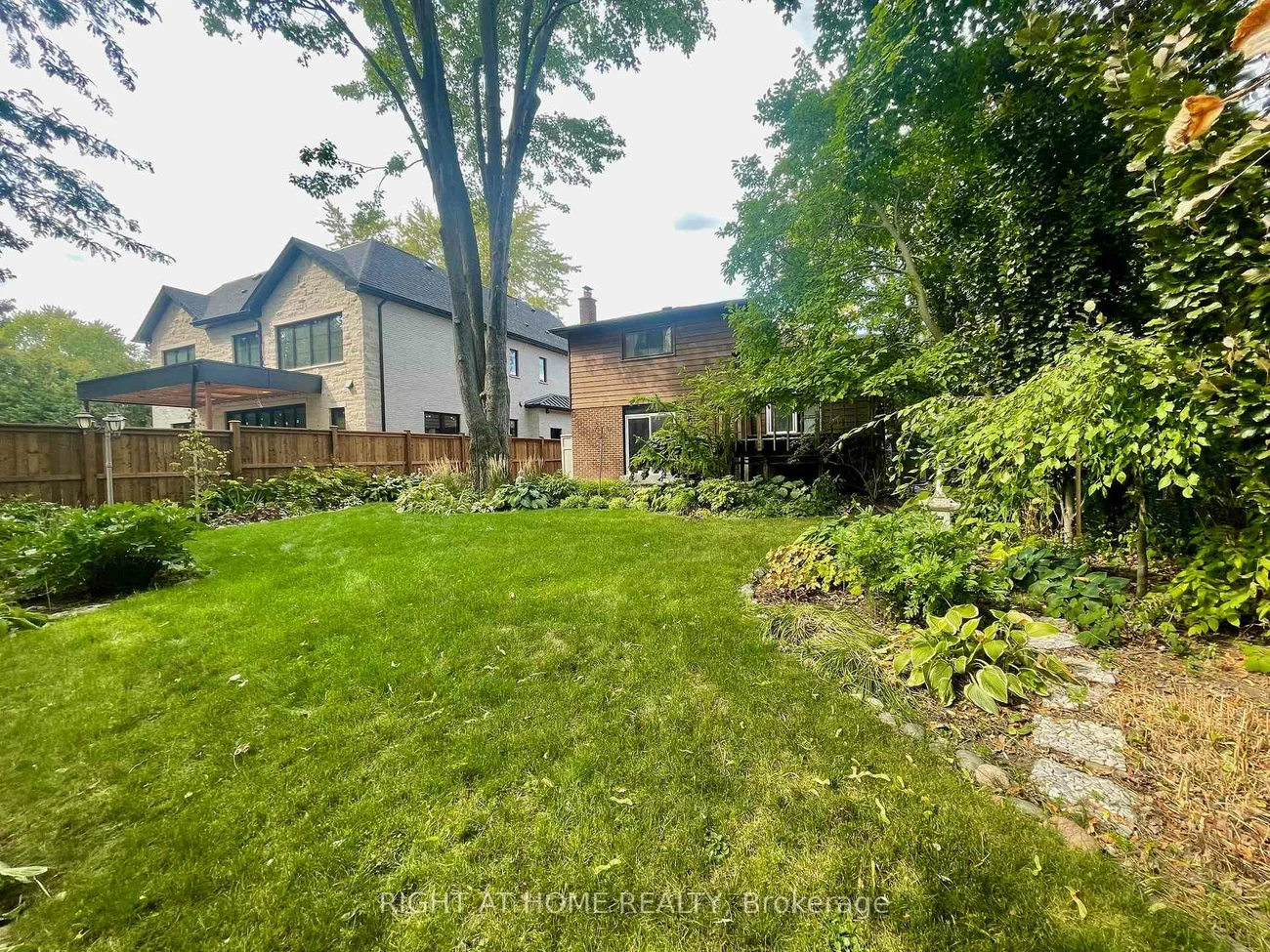 23, Pomander, Unionville, Markham