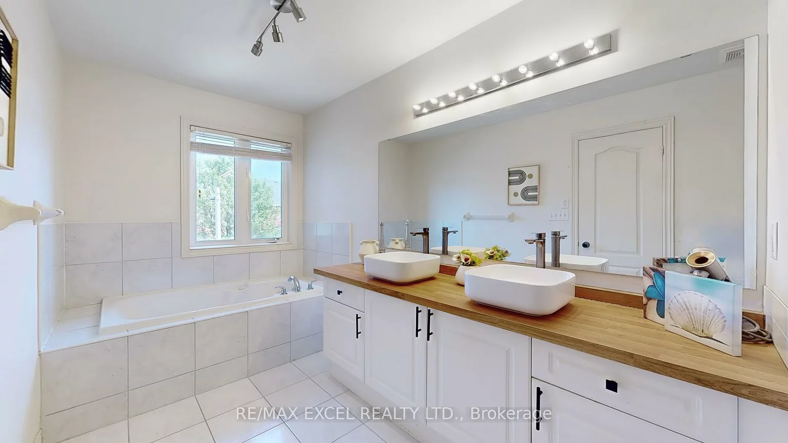 809, Cornell Rouge, Cornell, Markham