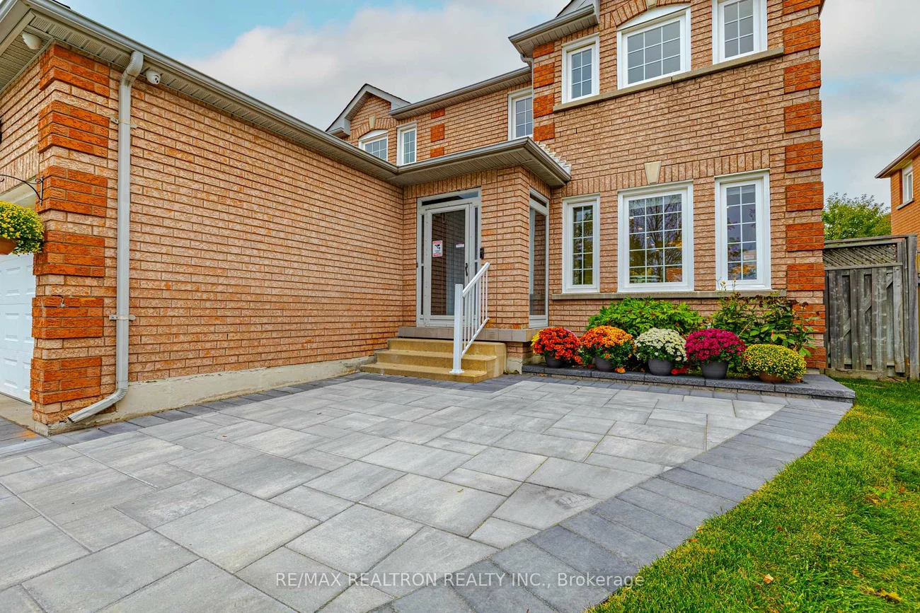 28, Marydale, Middlefield, Markham