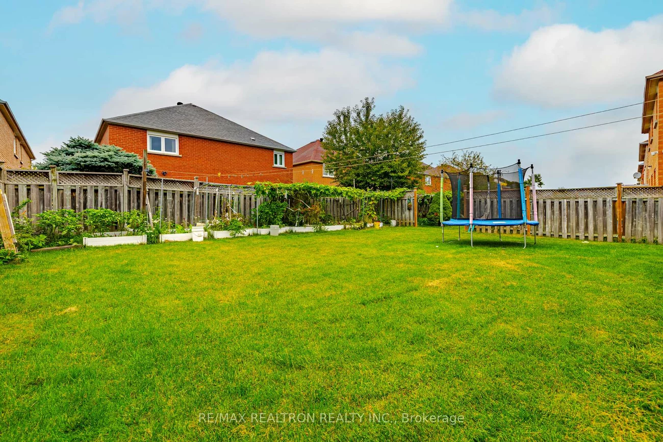 28, Marydale, Middlefield, Markham
