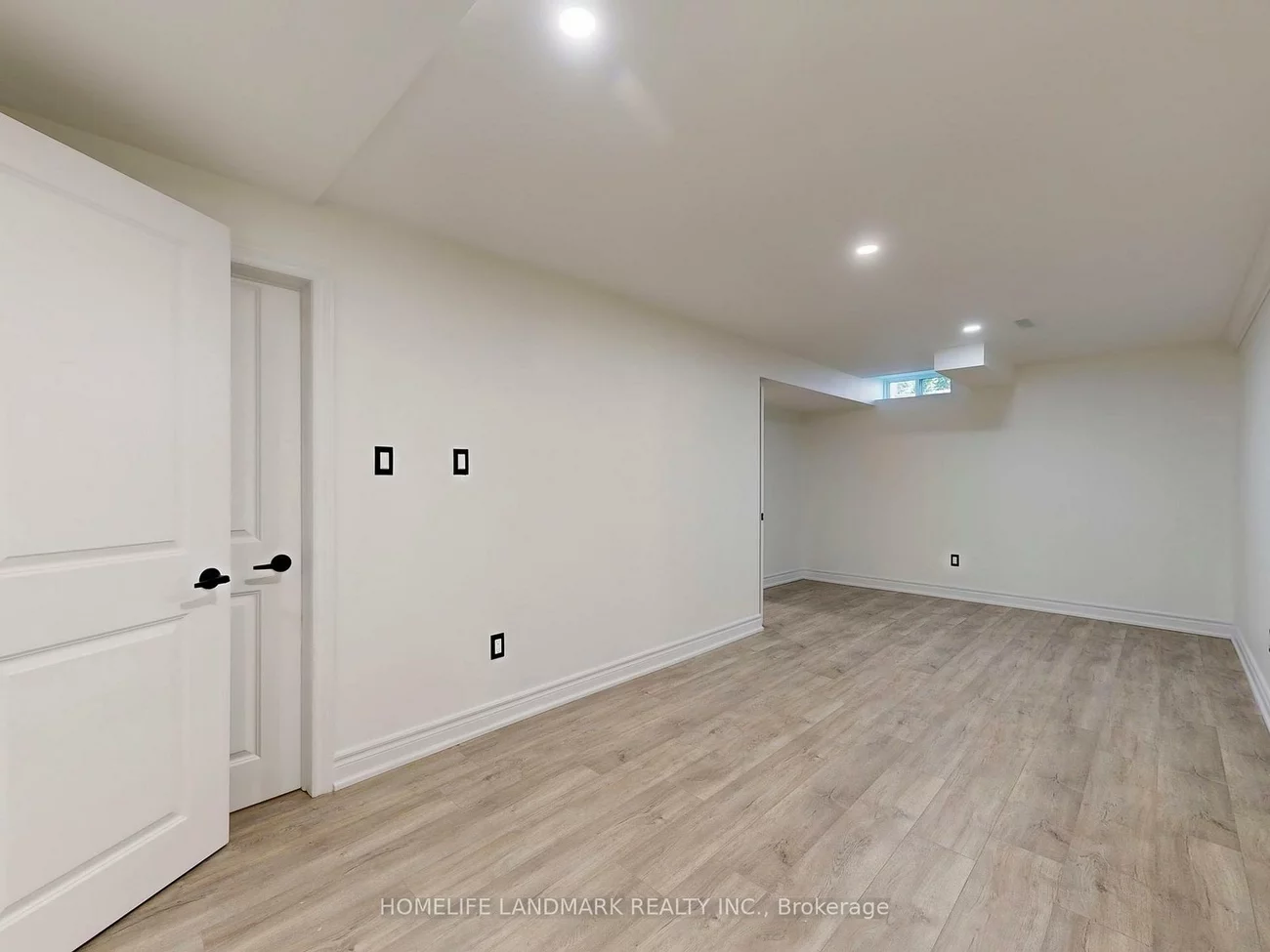 27, Penny, Markham Village, Markham