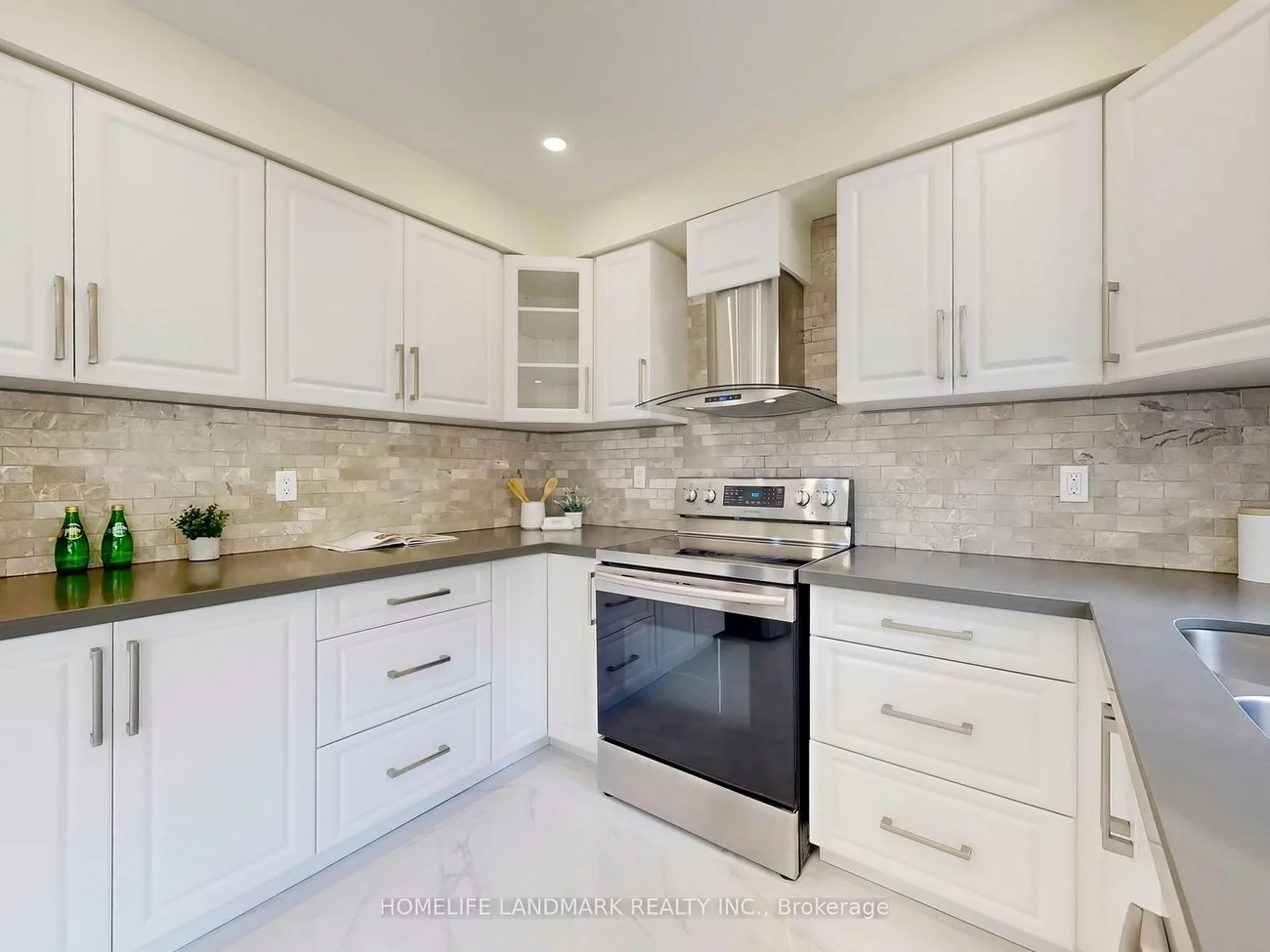 27, Penny, Markham Village, Markham