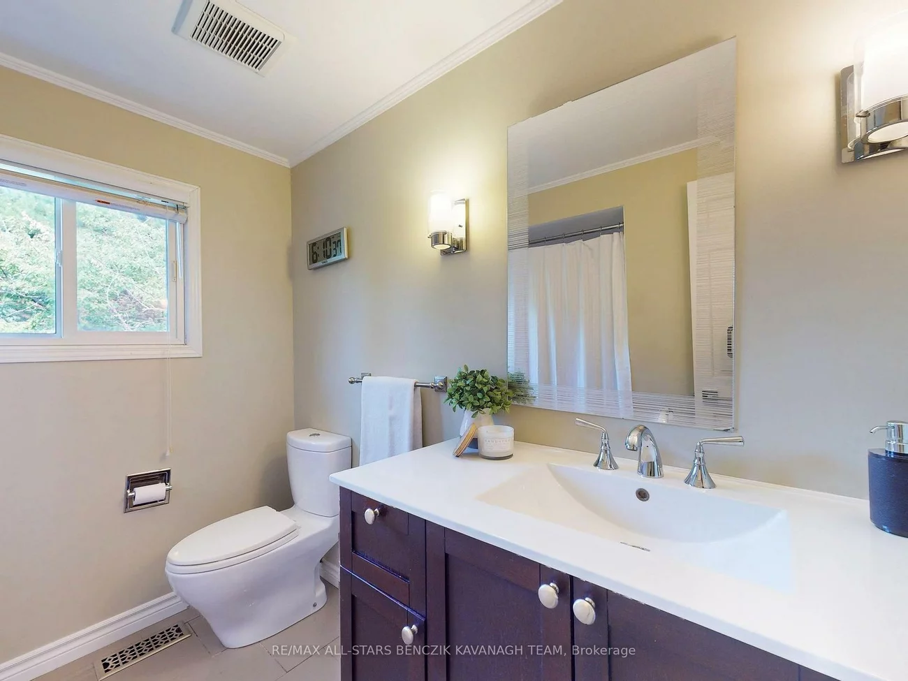 93, Sir Lancelot, Markham Village, Markham