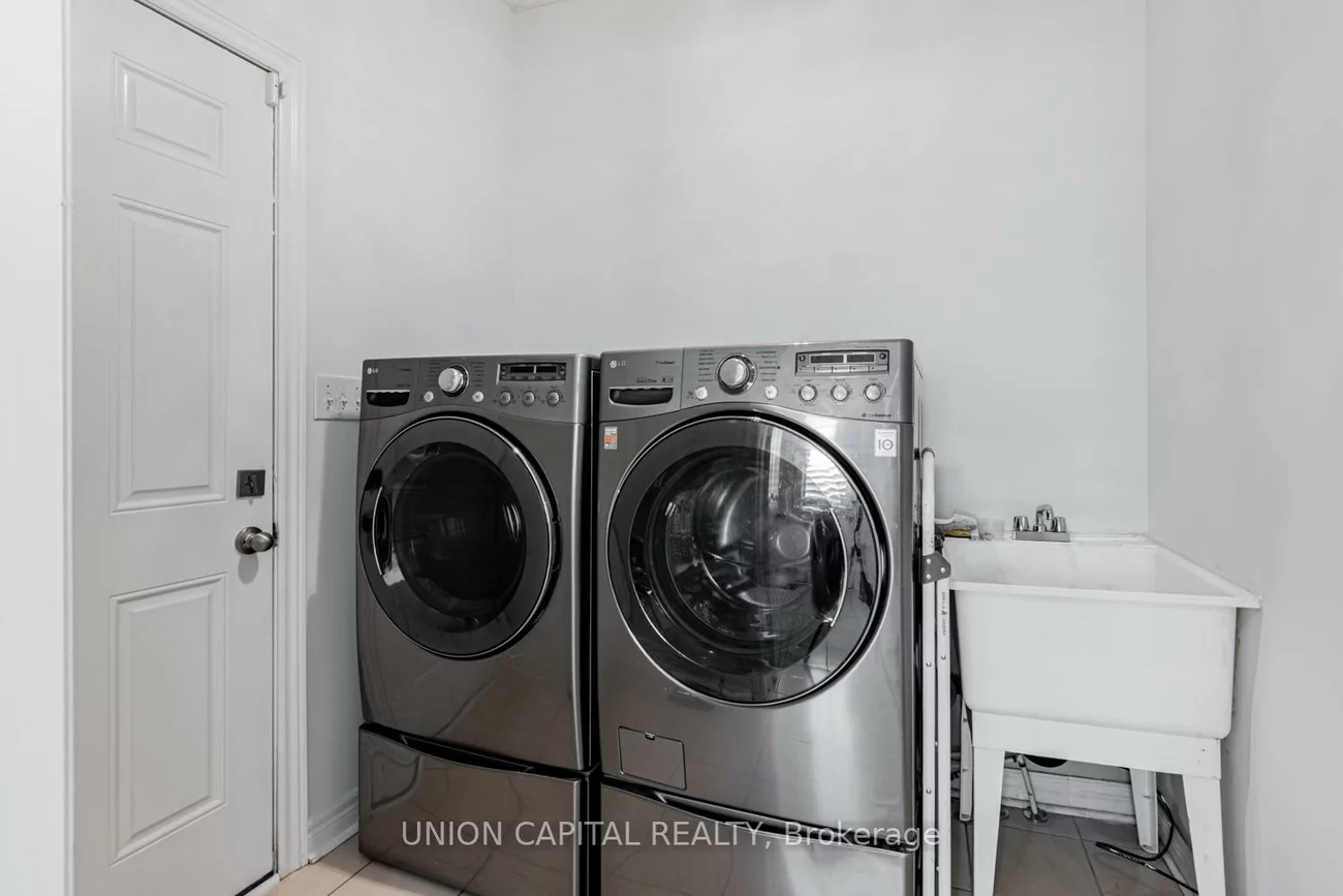 18, Honey Glen, Cornell, Markham