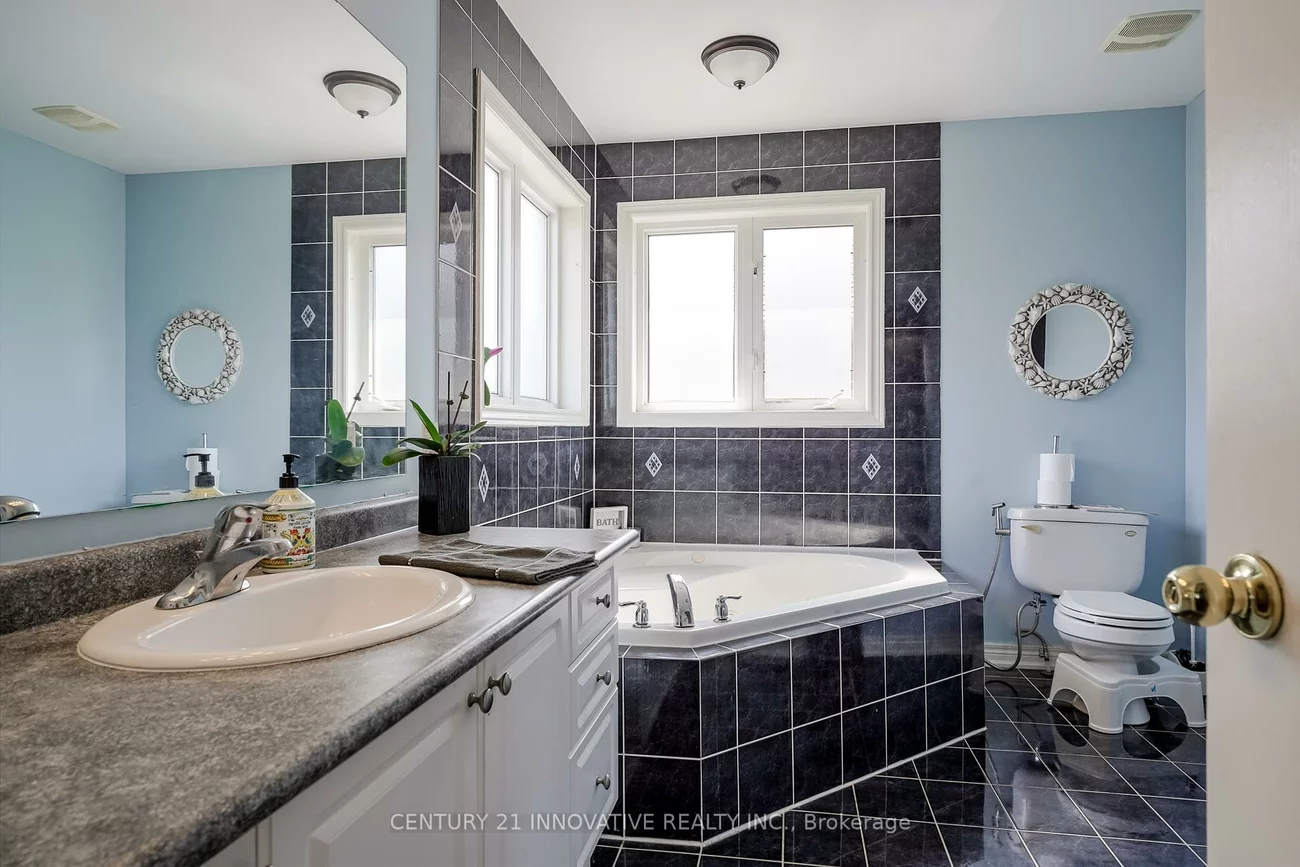 19, Nutmeg, Box Grove, Markham