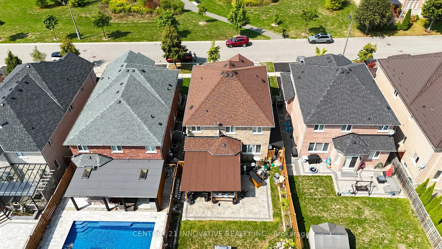 19, Nutmeg, Box Grove, Markham