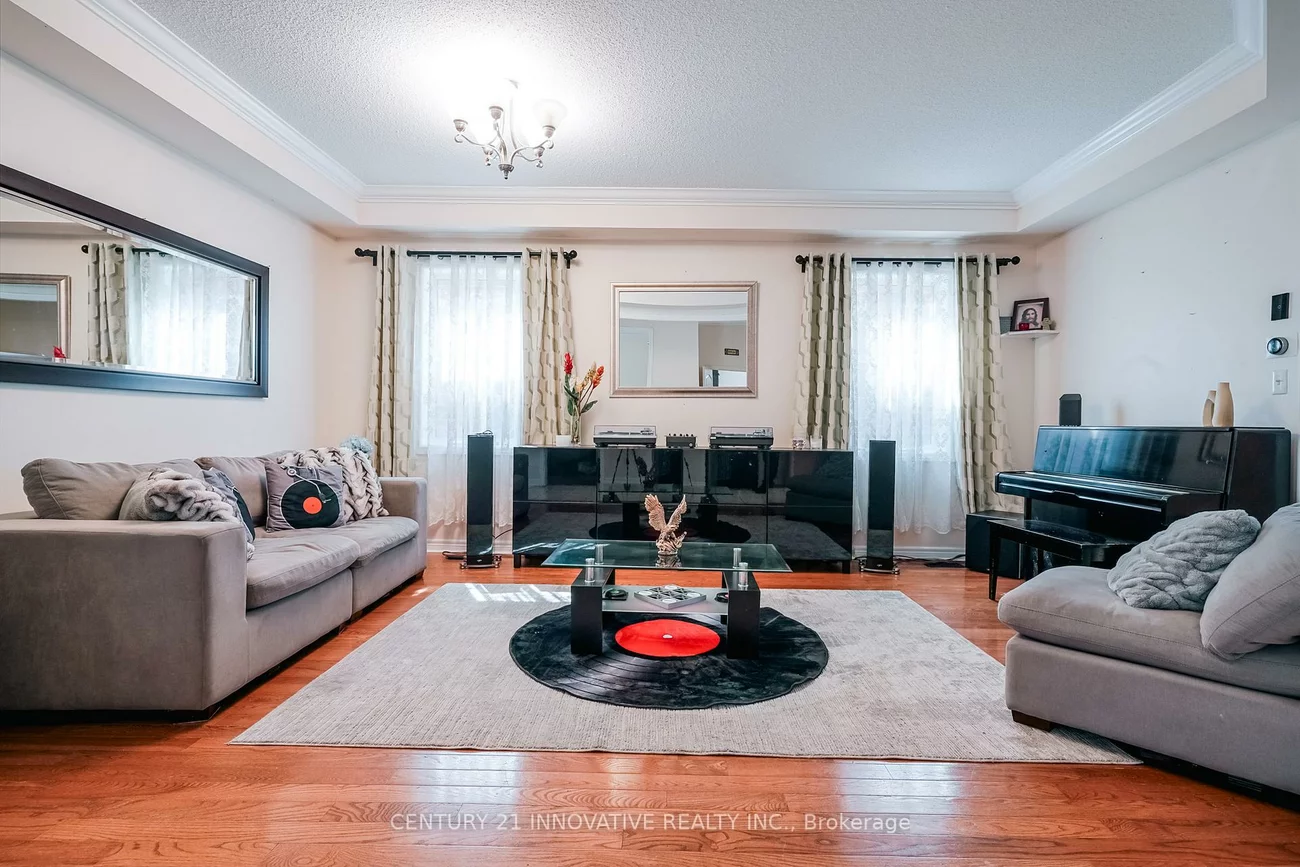 19, Nutmeg, Box Grove, Markham