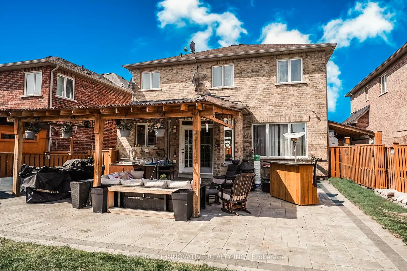 19, Nutmeg, Box Grove, Markham