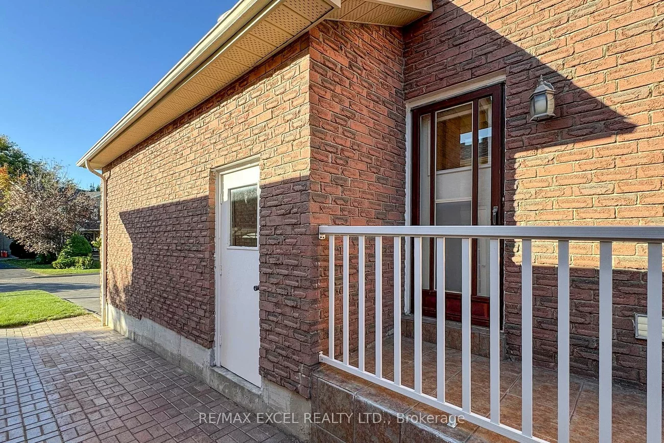 24, Lehman, Markham Village, Markham