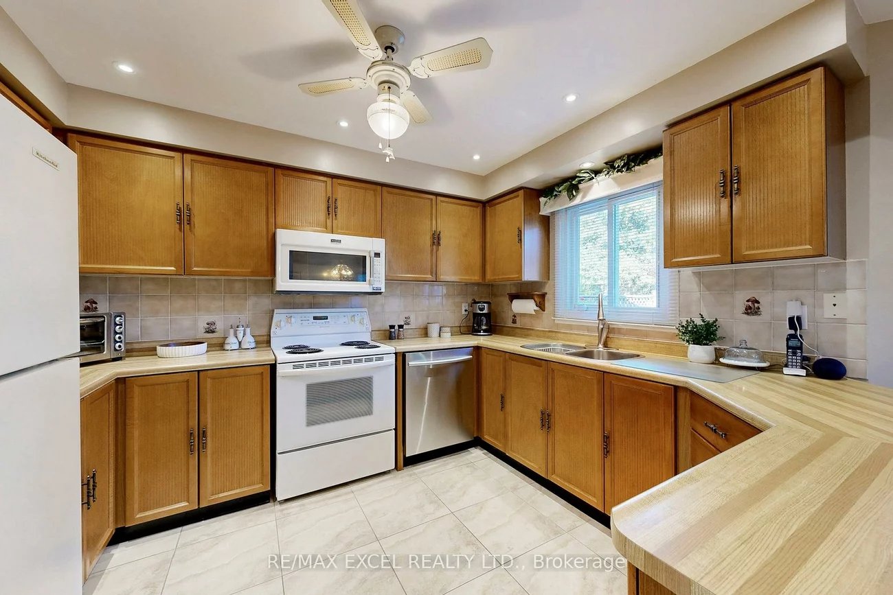 24, Lehman, Markham Village, Markham