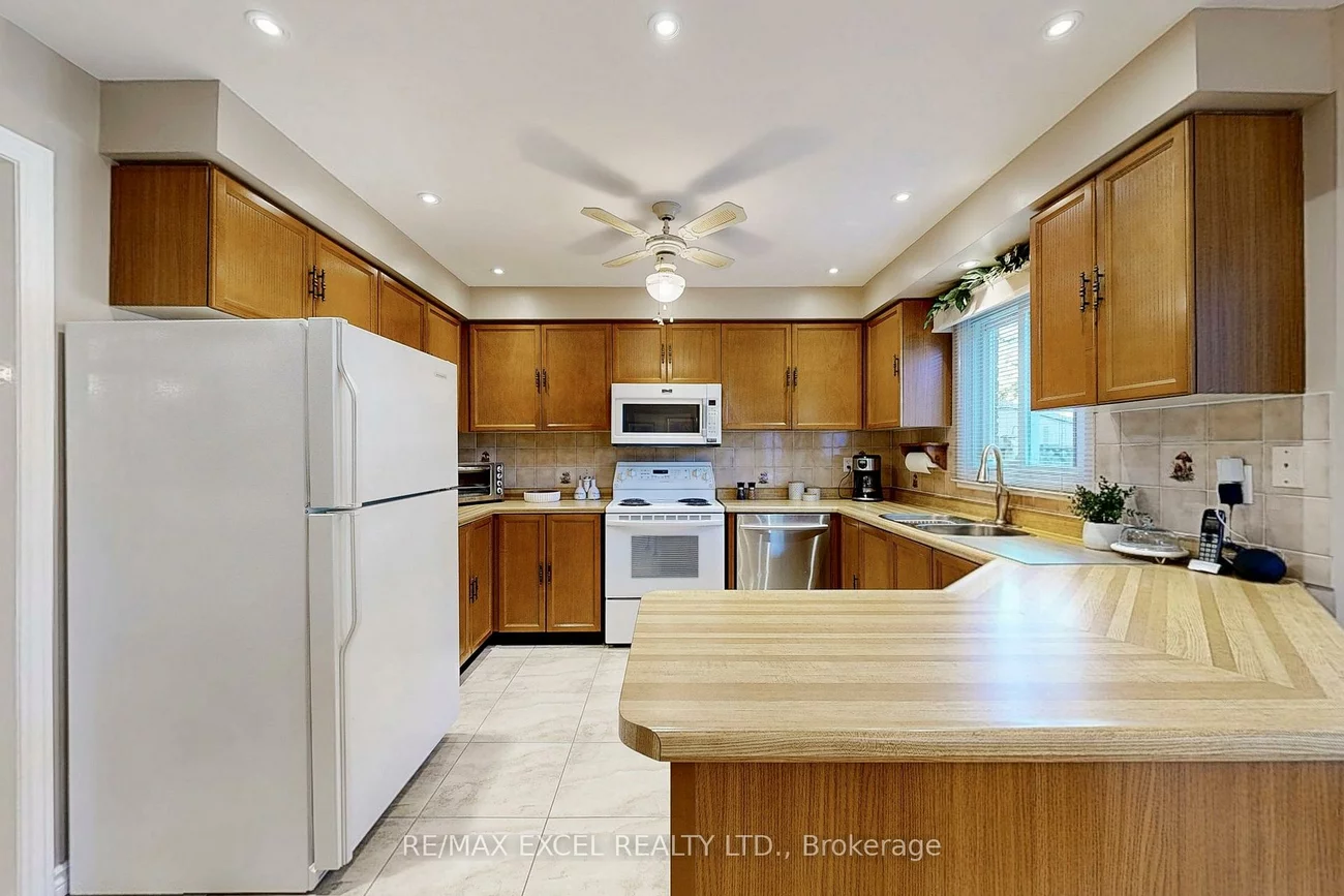 24, Lehman, Markham Village, Markham