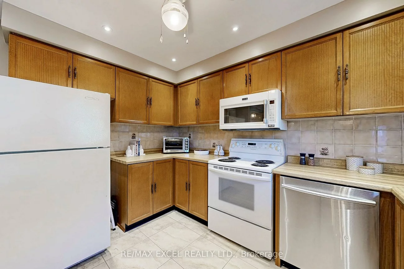 24, Lehman, Markham Village, Markham
