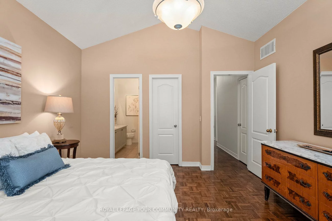 29, Cliveden, Berczy, Markham