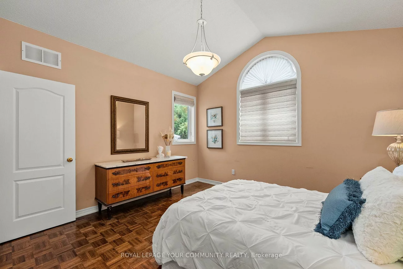 29, Cliveden, Berczy, Markham