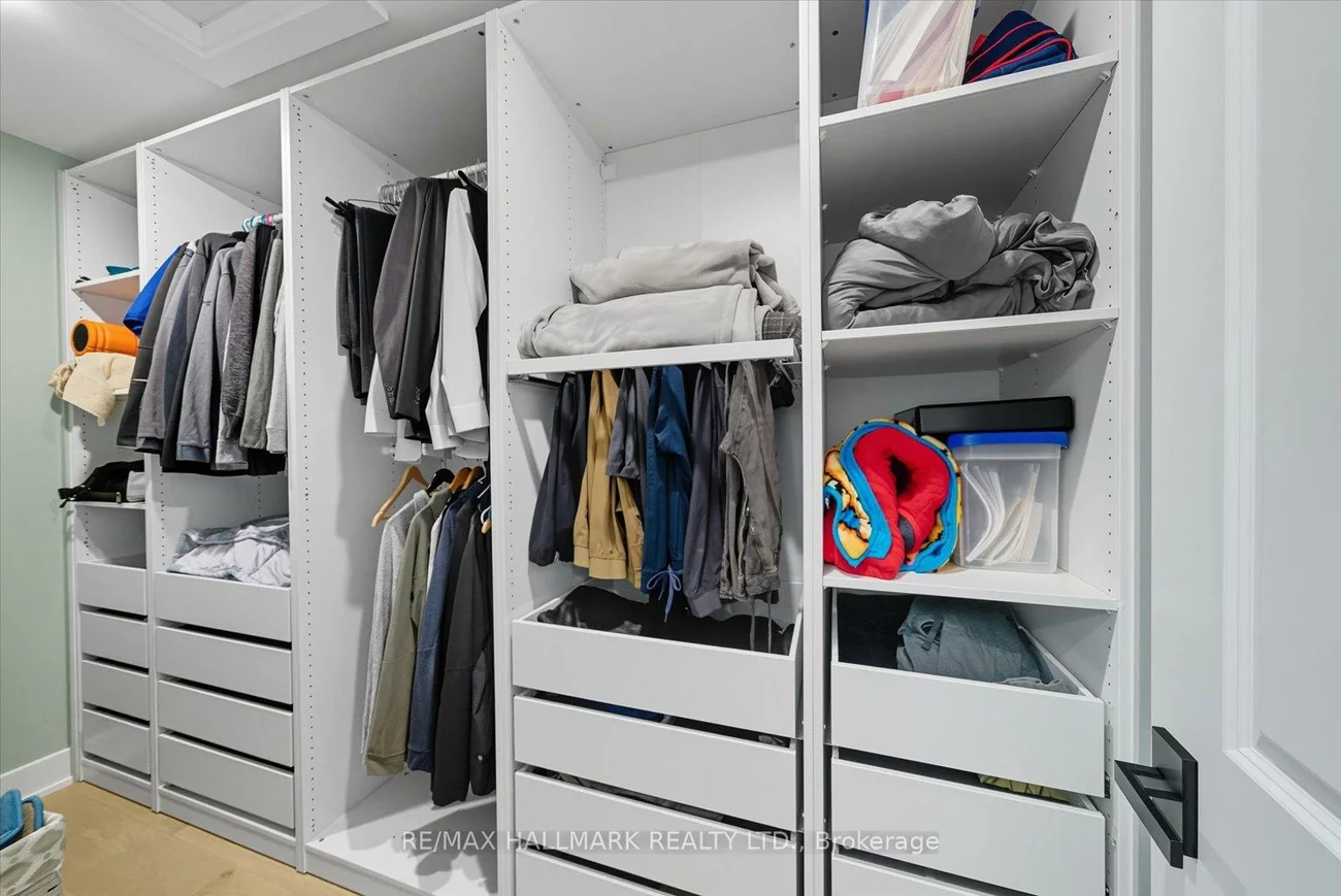 11, Avondale, Markham Village, Markham