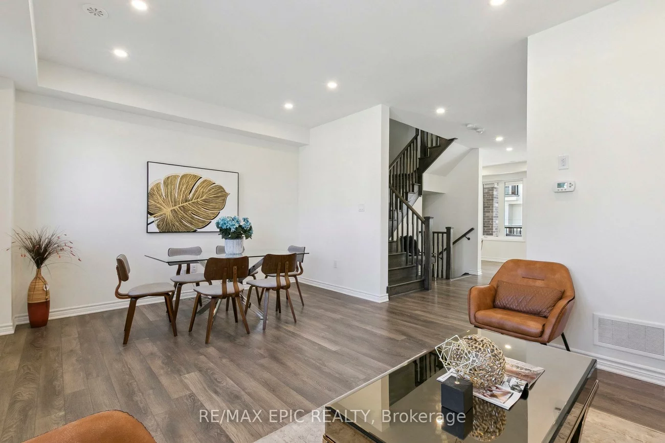 243, Rustle Woods, Cornell, Markham