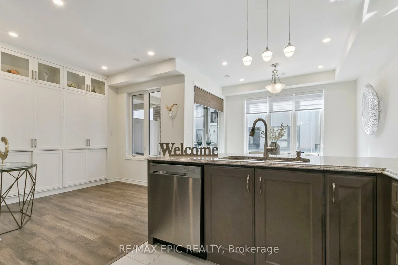 243, Rustle Woods, Cornell, Markham