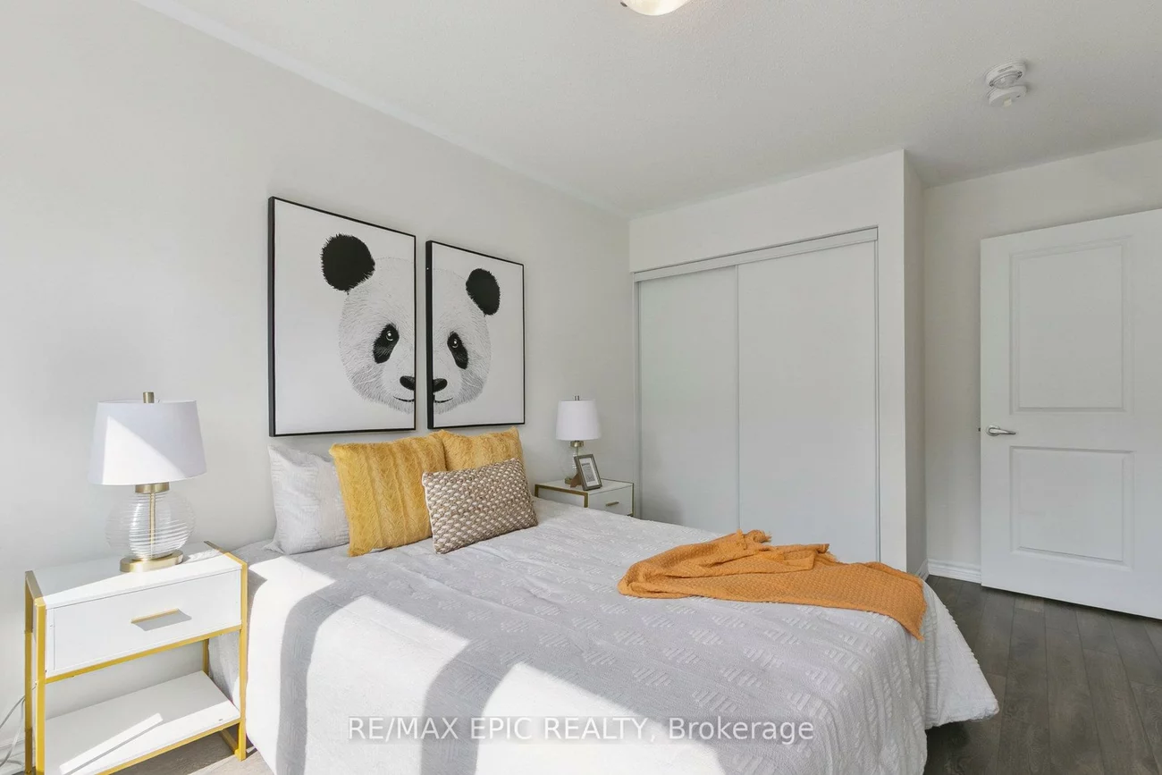 243, Rustle Woods, Cornell, Markham