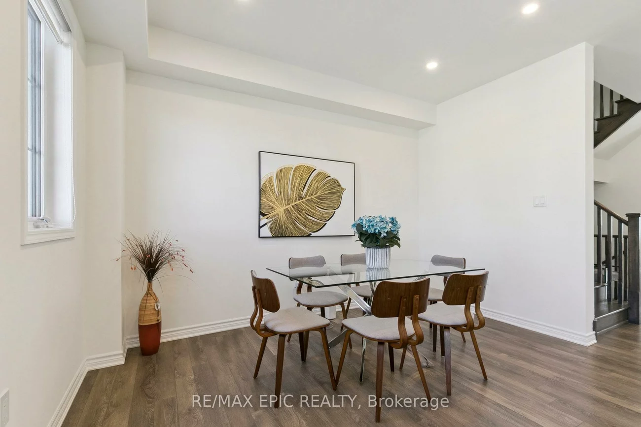 243, Rustle Woods, Cornell, Markham