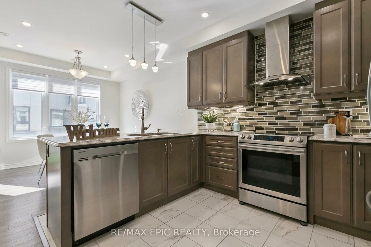 243, Rustle Woods, Cornell, Markham