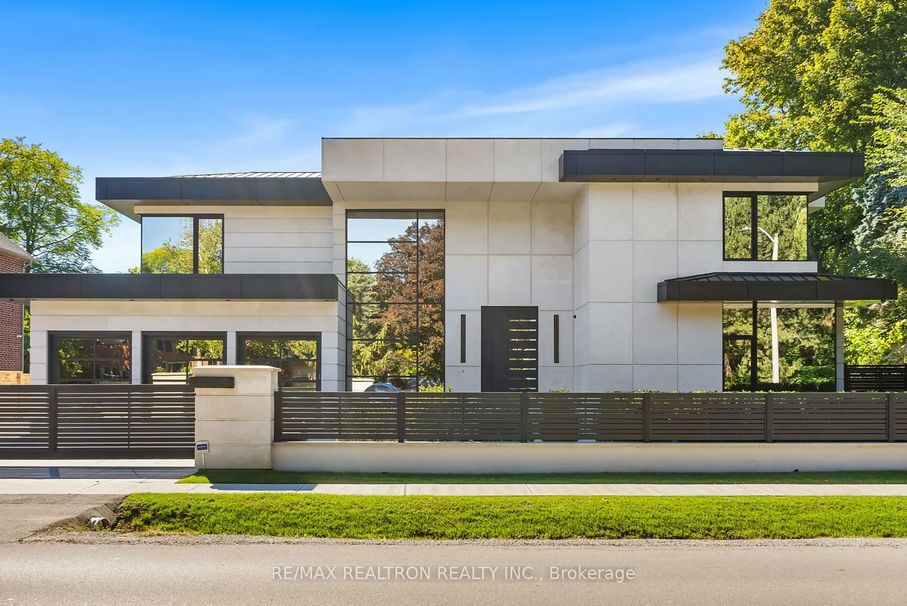 32, Laureleaf, Bayview Glen, Markham