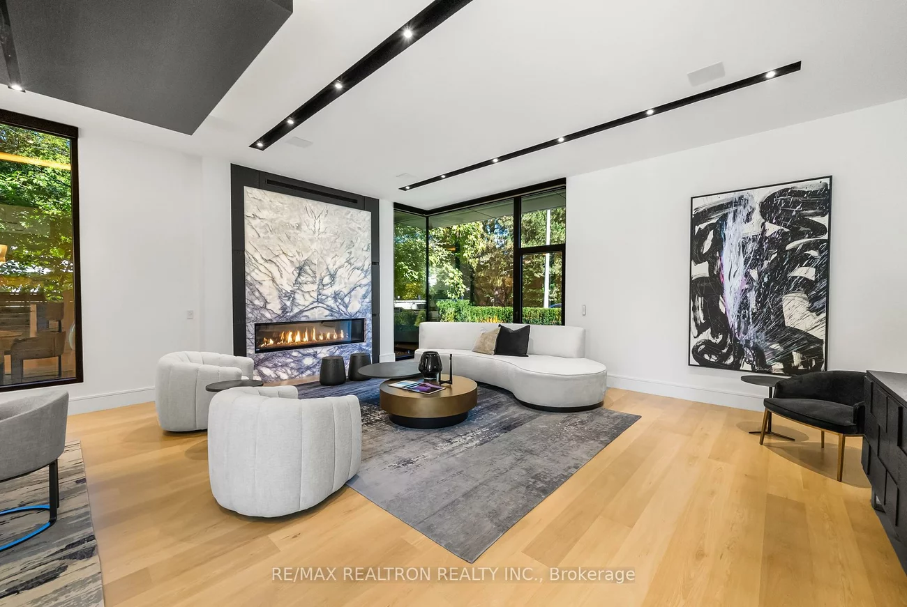 32, Laureleaf, Bayview Glen, Markham