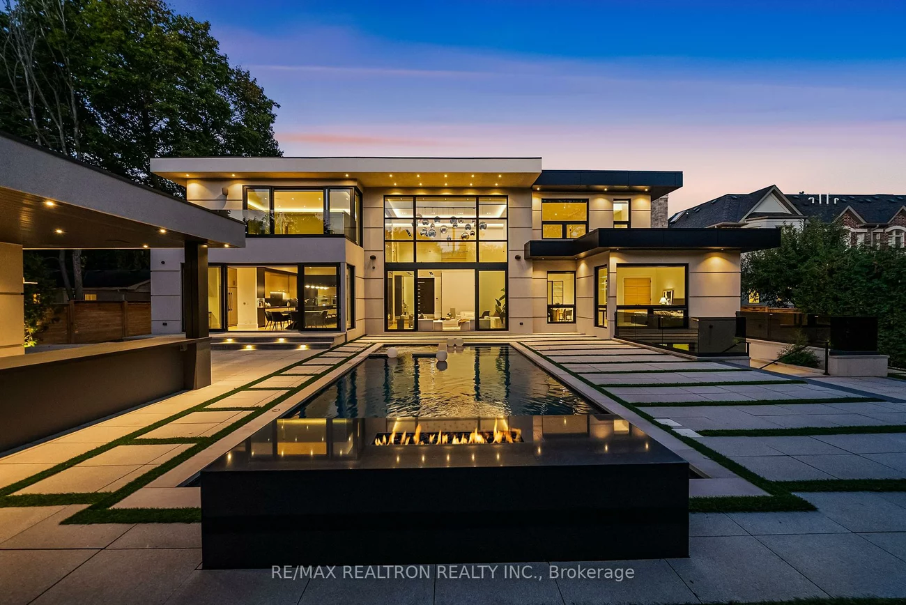 32, Laureleaf, Bayview Glen, Markham