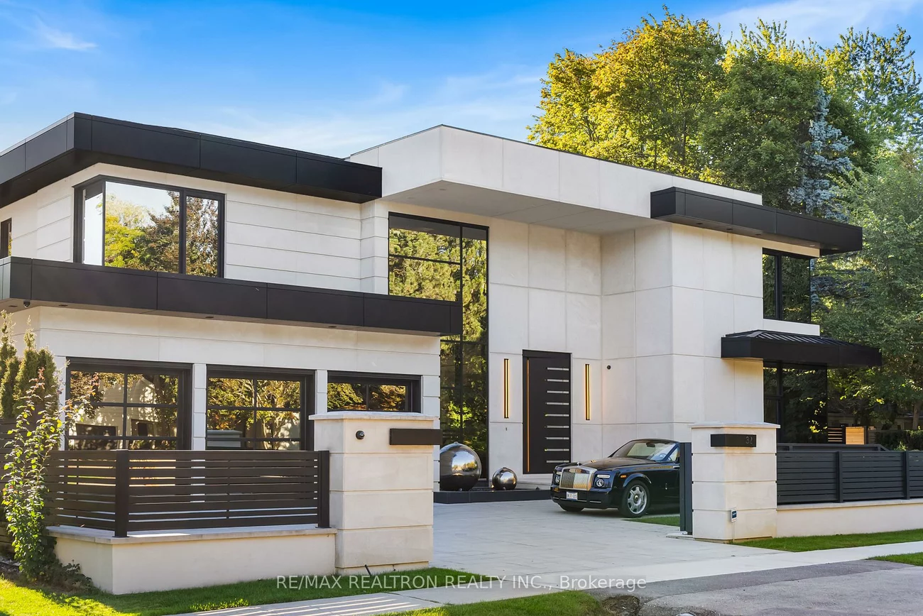 32, Laureleaf, Bayview Glen, Markham