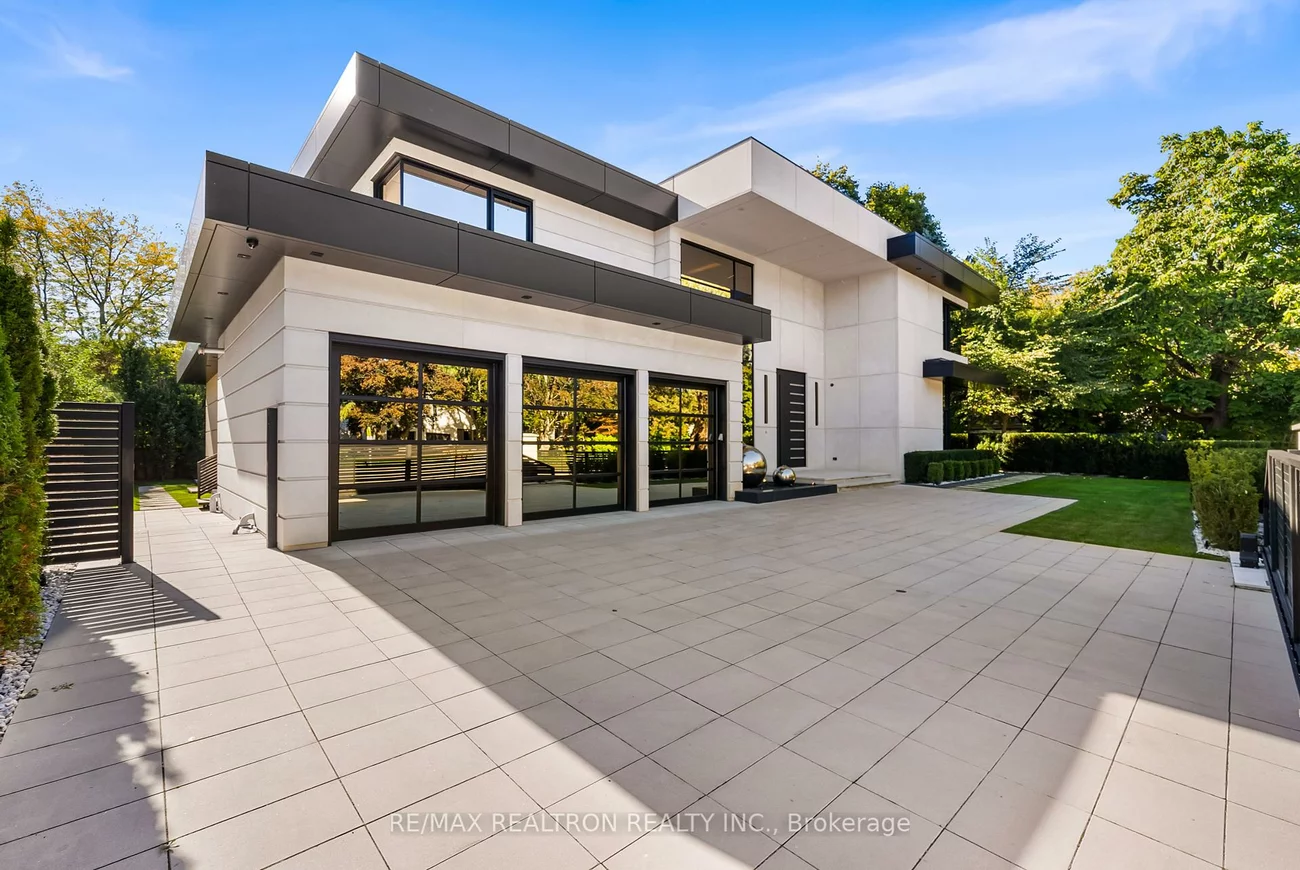 32, Laureleaf, Bayview Glen, Markham