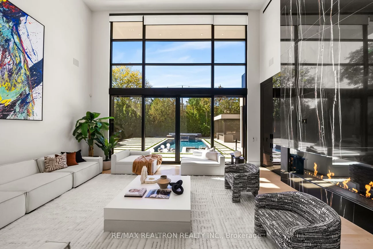 32, Laureleaf, Bayview Glen, Markham