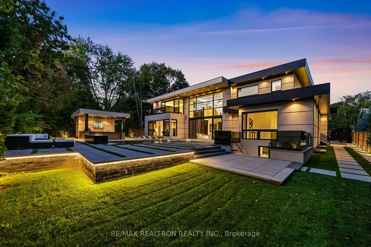 32, Laureleaf, Bayview Glen, Markham