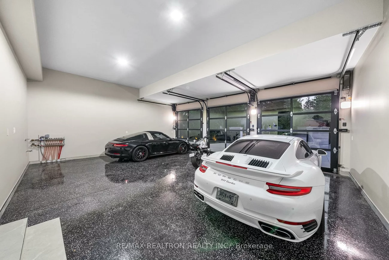 32, Laureleaf, Bayview Glen, Markham