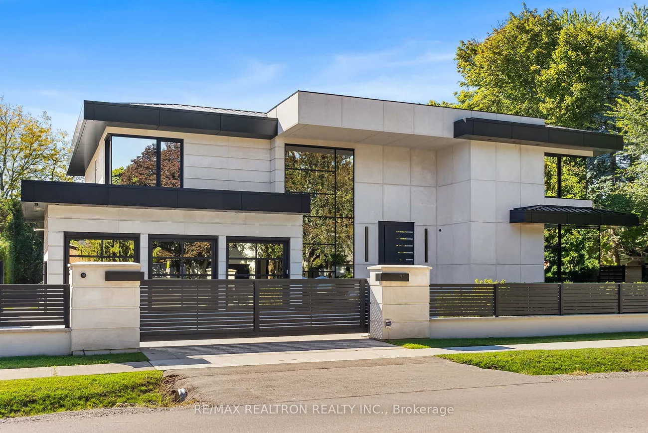 32, Laureleaf, Bayview Glen, Markham