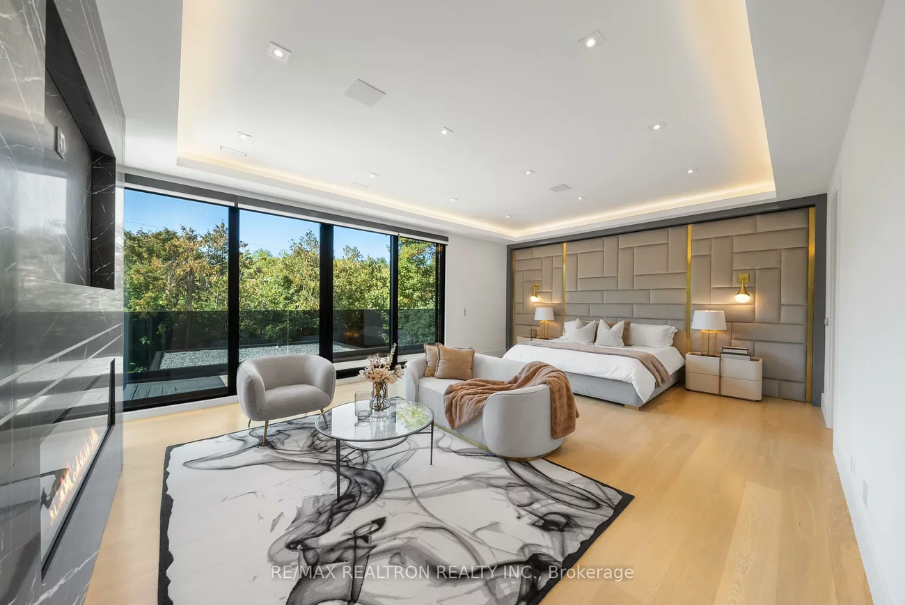 32, Laureleaf, Bayview Glen, Markham
