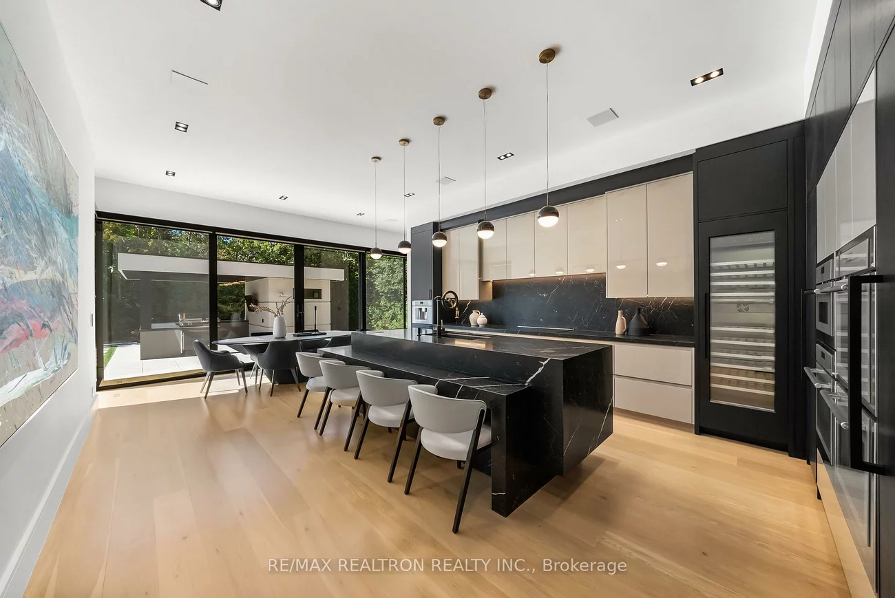 32, Laureleaf, Bayview Glen, Markham