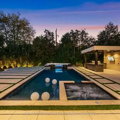32, Laureleaf, Bayview Glen, Markham