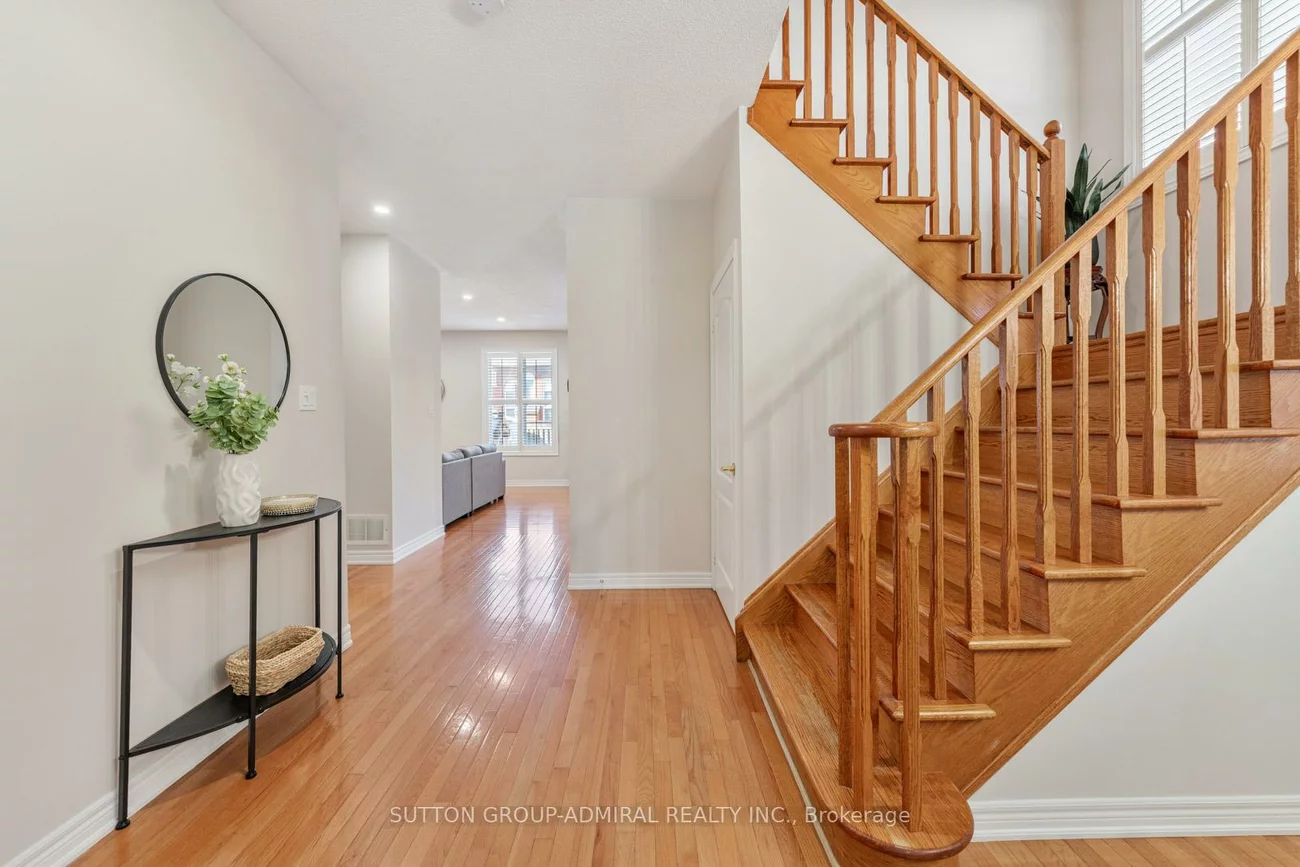 16, Appleview, Greensborough, Markham
