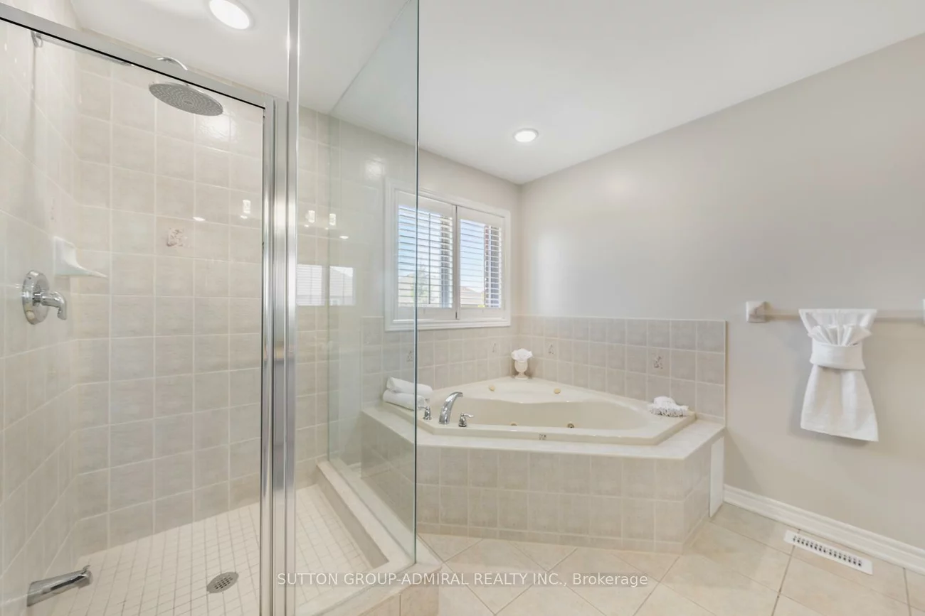 16, Appleview, Greensborough, Markham